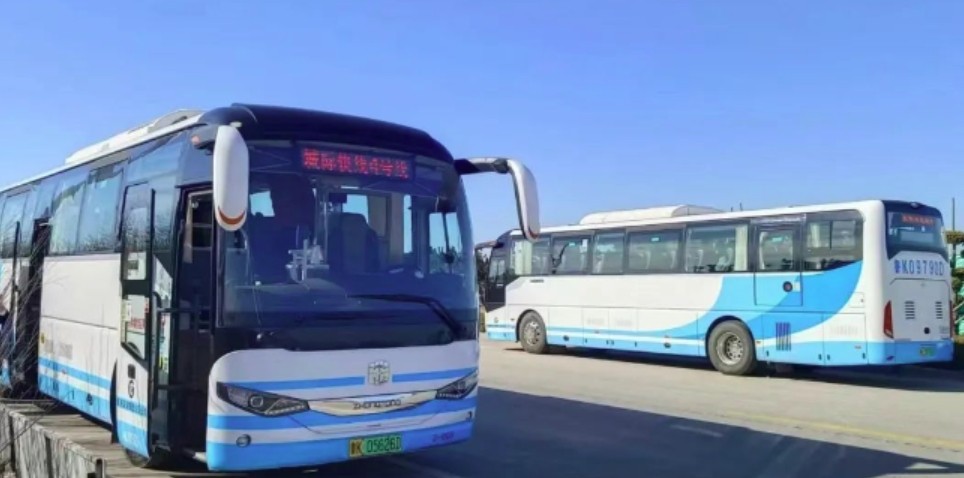 乘坐城際4號線，打卡布魯維斯、那香海、海草部落，連線貓頭山、火炬八街。