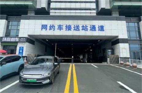 7月15日，威海站網(wǎng)約車(chē)接送站通道啟用！